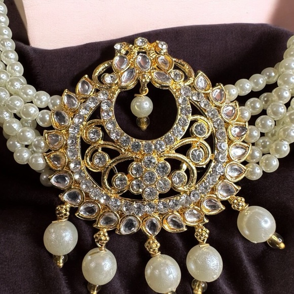 Ornate Cream and Gold Filigree Necklace - Picture 4 of 5